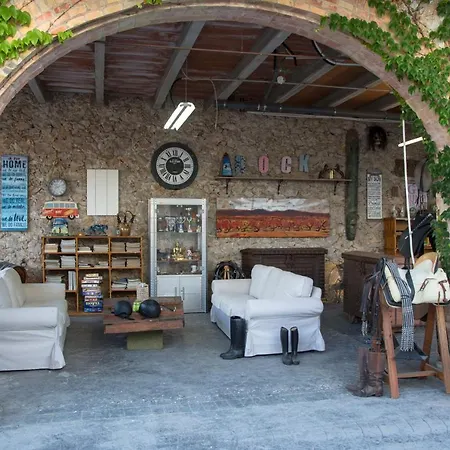 Cal Rajoler Country house Cabanes (Catalonia)