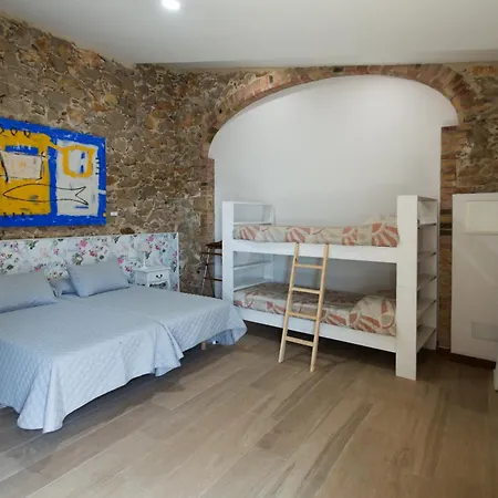 Cal Rajoler * Cabanes (Catalonia)