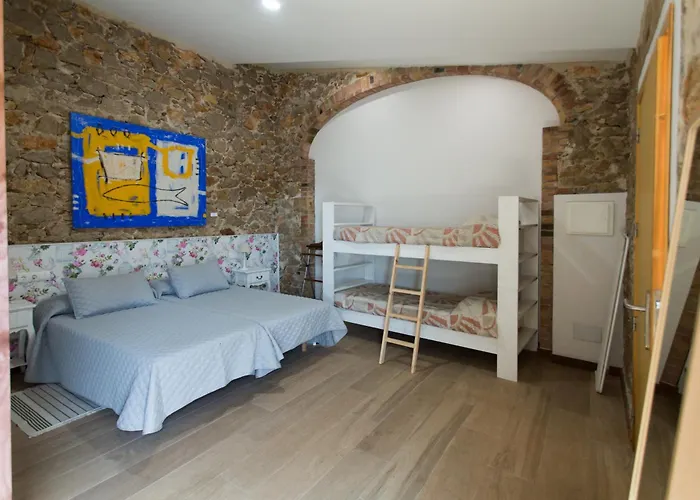 Cal Rajoler * Cabanes (Catalonia)